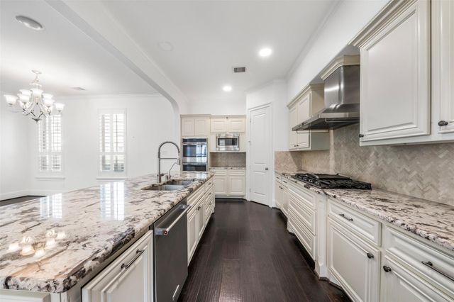 908 Amelia Street, Sugar Land, TX 77478