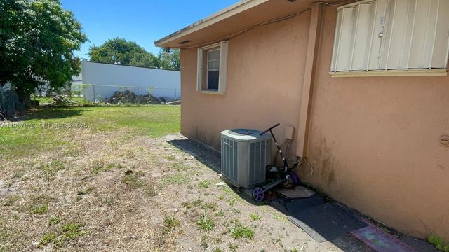 8201 NW 6th Ave, Miami, FL 33150