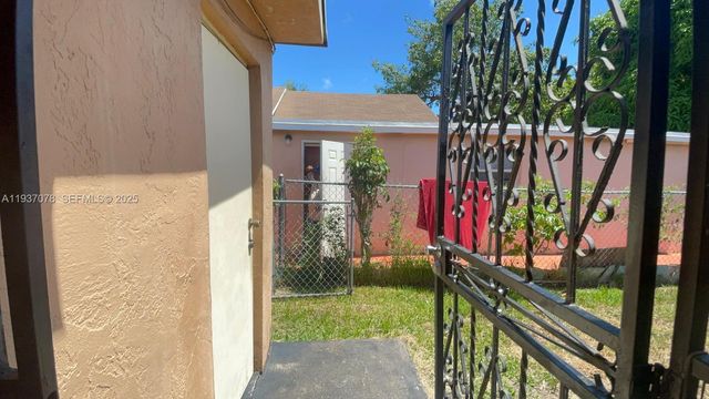 8201 NW 6th Ave, Miami, FL 33150