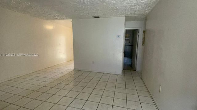 8201 NW 6th Ave, Miami, FL 33150