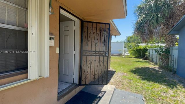 8201 NW 6th Ave, Miami, FL 33150