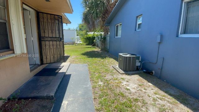 8201 NW 6th Ave, Miami, FL 33150