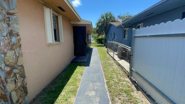 8201 NW 6th Ave, Miami, FL 33150