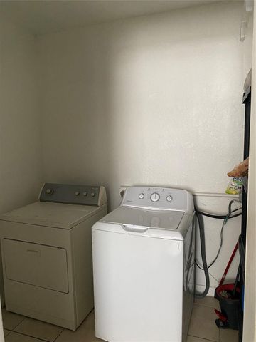 3201 Glendale Boulevard, Fort Lauderdale, FL 33312