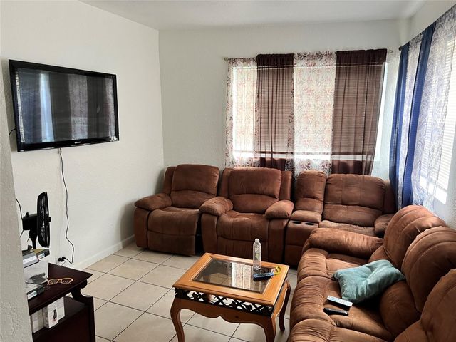 3201 Glendale Boulevard, Fort Lauderdale, FL 33312