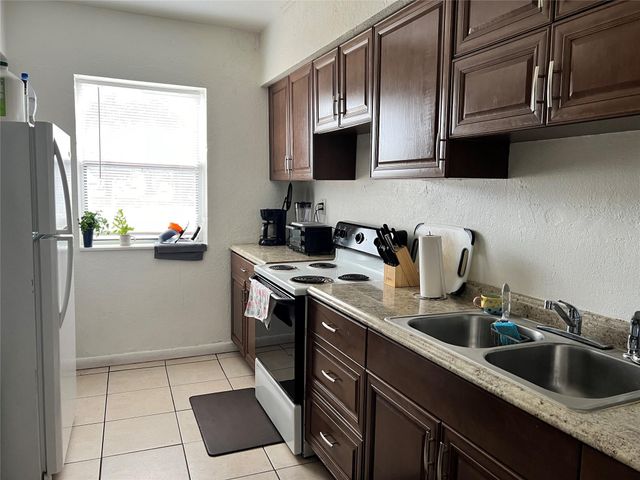 3201 Glendale Boulevard, Fort Lauderdale, FL 33312