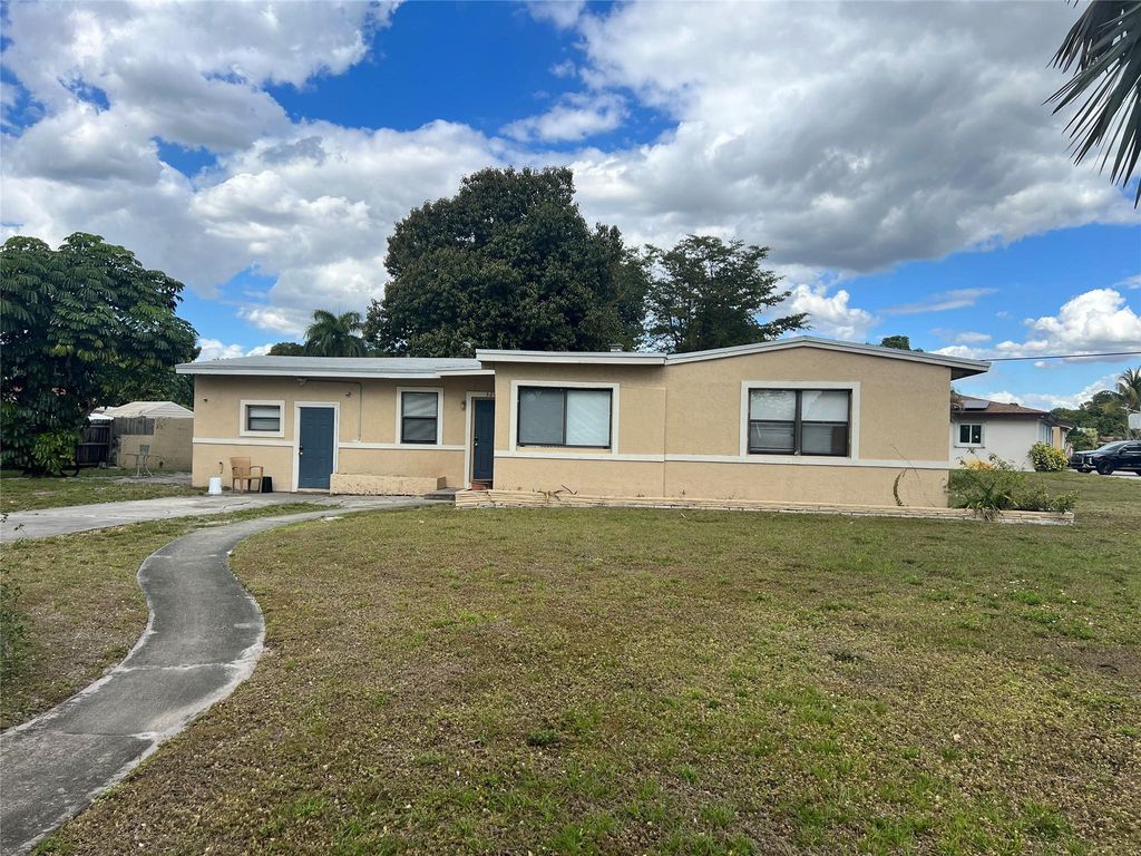 3201 Glendale Boulevard, Fort Lauderdale, FL 33312