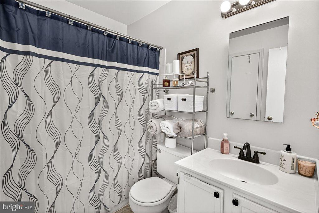 Image 22 of property listing at 1520 INGRAM TER, Silver Spring, MD 20906