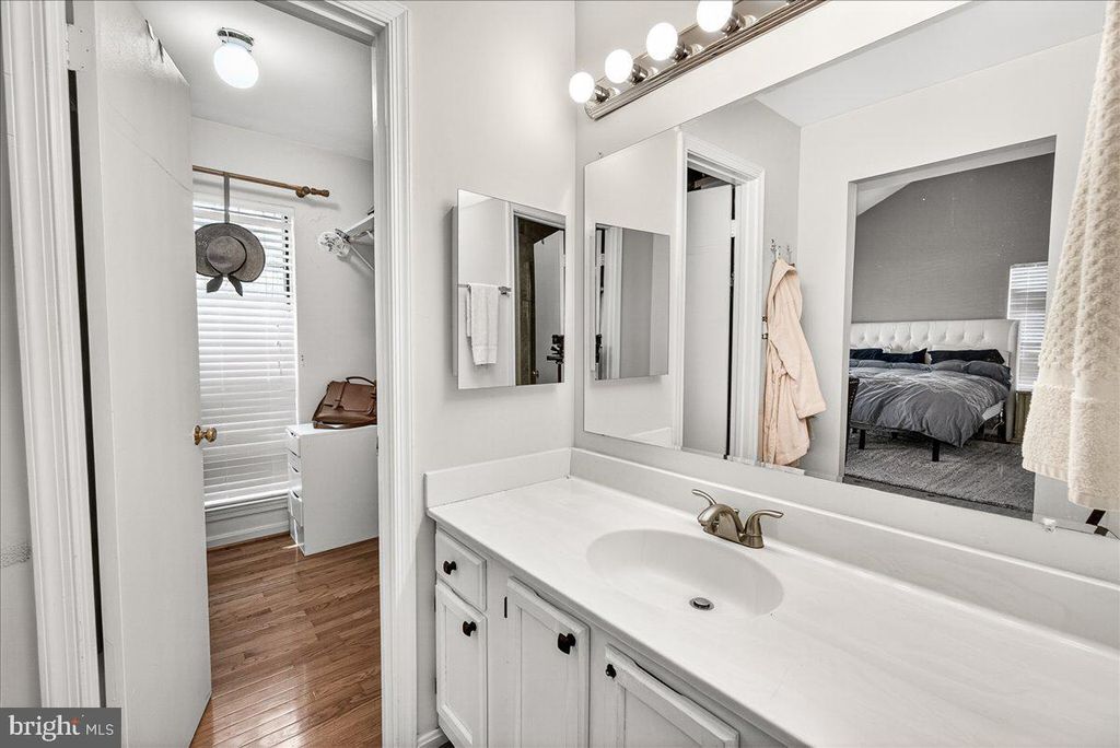 Image 26 of property listing at 1520 INGRAM TER, Silver Spring, MD 20906