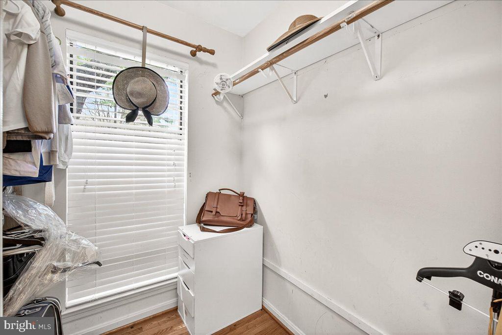 Image 27 of property listing at 1520 INGRAM TER, Silver Spring, MD 20906