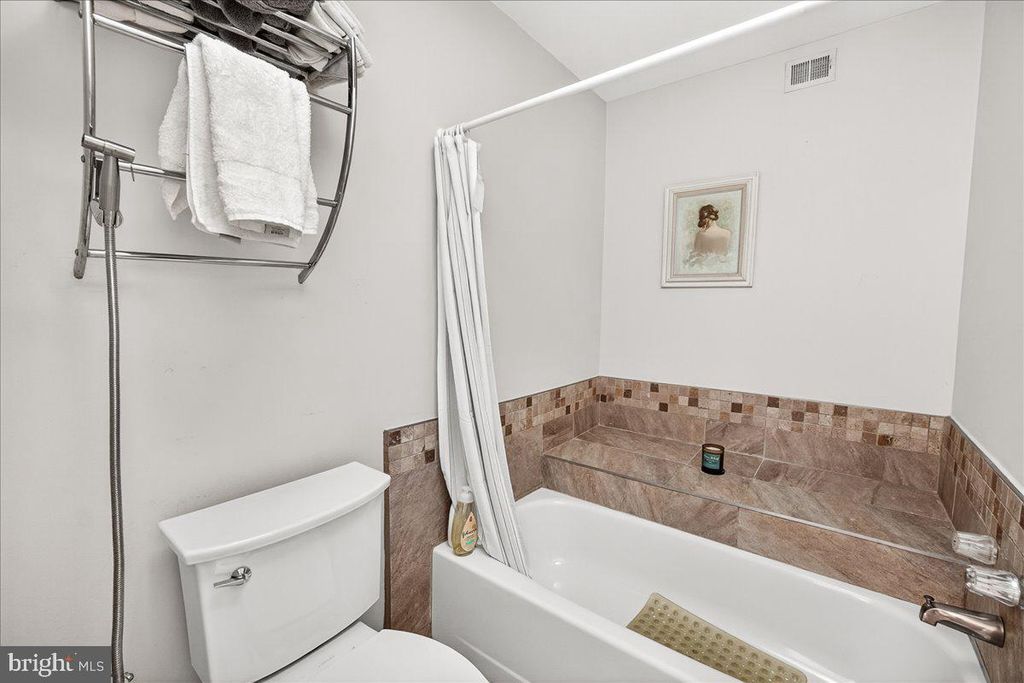 Image 29 of property listing at 1520 INGRAM TER, Silver Spring, MD 20906