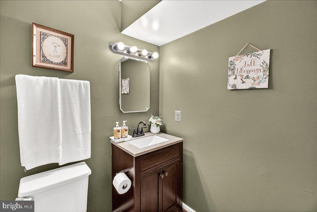 Image 37 of property listing at 1520 INGRAM TER, Silver Spring, MD 20906