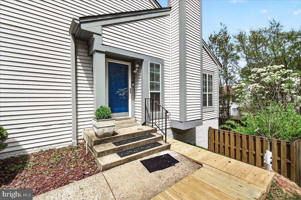 Image 4 of property listing at 1520 INGRAM TER, Silver Spring, MD 20906