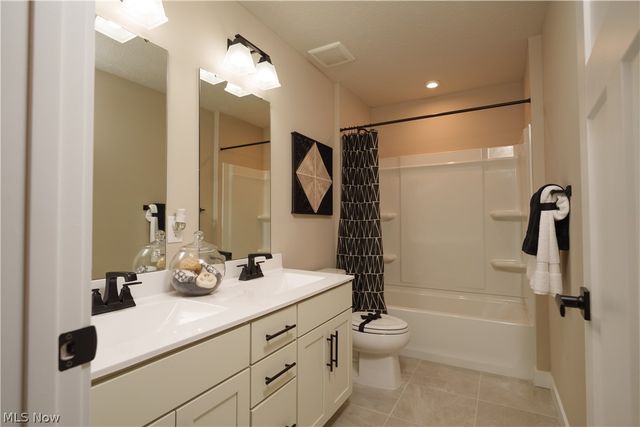 8100 Jack Ryan Drive, North Ridgeville, OH 44039