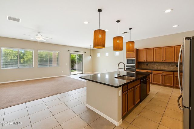 41301 W SUSSEX Drive, Maricopa, AZ 85138