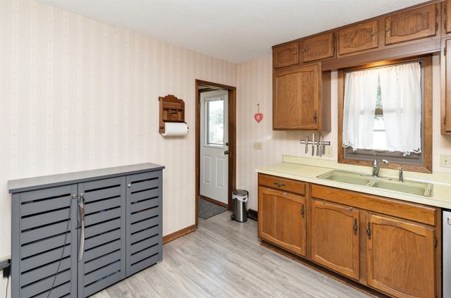 210 11th Avenue NW, Altoona, IA 50009