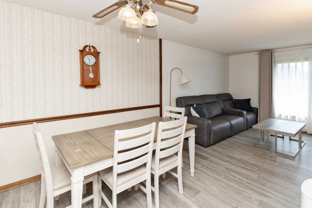 210 11th Avenue NW, Altoona, IA 50009