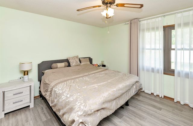 210 11th Avenue NW, Altoona, IA 50009