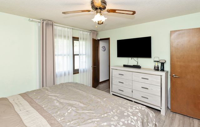 210 11th Avenue NW, Altoona, IA 50009