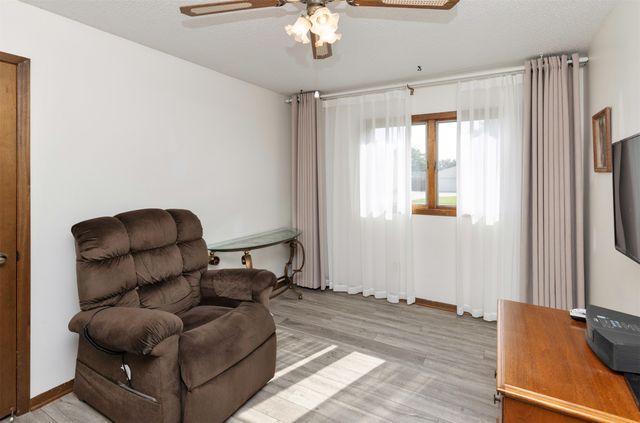 210 11th Avenue NW, Altoona, IA 50009