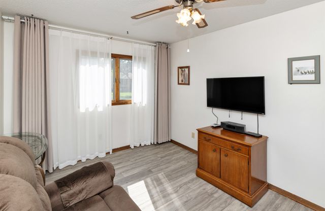 210 11th Avenue NW, Altoona, IA 50009