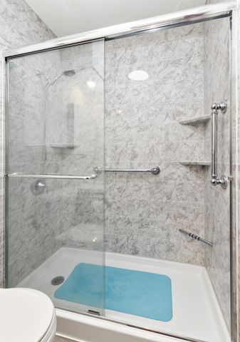 210 11th Avenue NW, Altoona, IA 50009