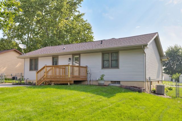 210 11th Avenue NW, Altoona, IA 50009