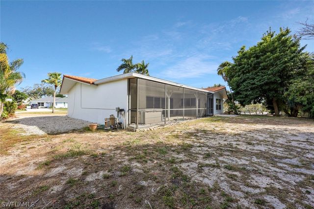 523 E Valley DR, Bonita Springs, FL 34134