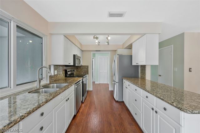 523 E Valley DR, Bonita Springs, FL 34134