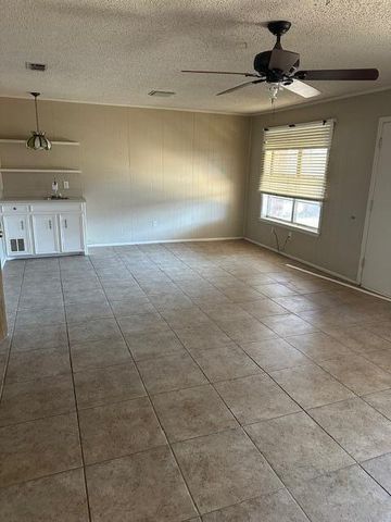 3303 75th Street, Lubbock, TX 79423