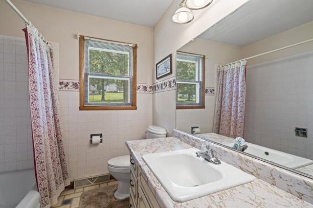 107 Moorland Drive, Markesan, WI 53946