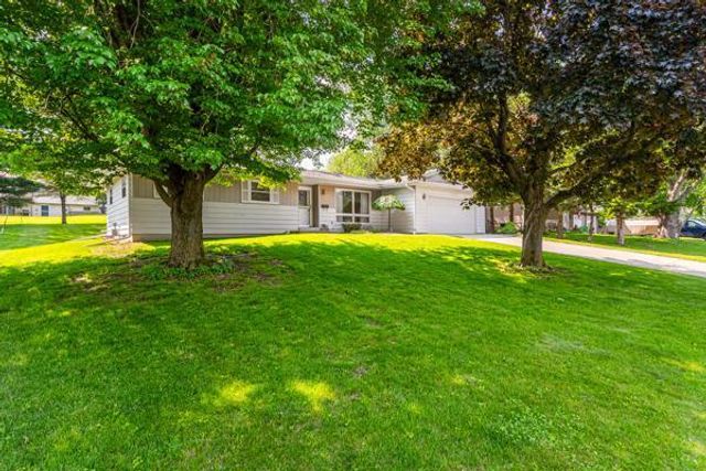 107 Moorland Drive, Markesan, WI 53946