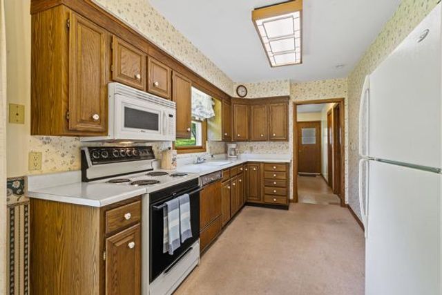 107 Moorland Drive, Markesan, WI 53946