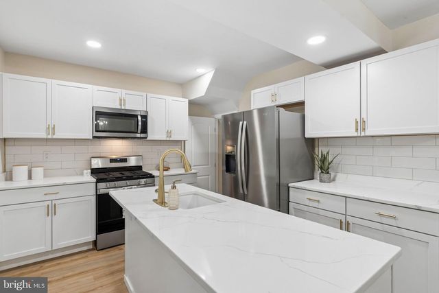 34 BRIARWOOD RD, Baltimore, MD 21228