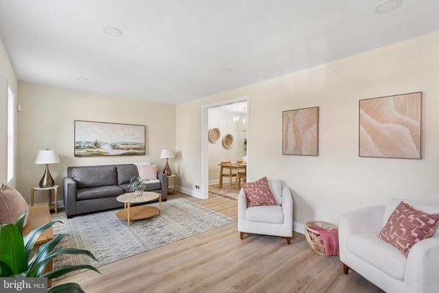 34 BRIARWOOD RD, Baltimore, MD 21228