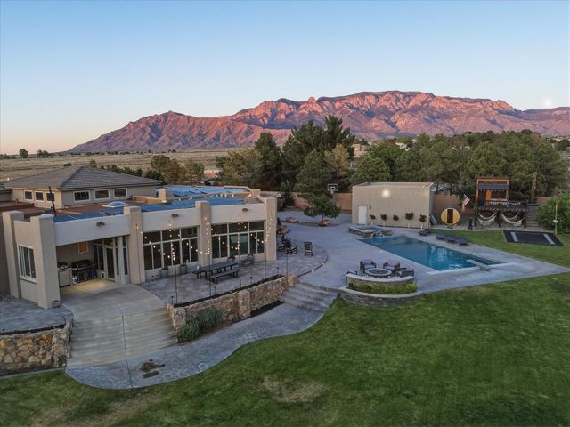 7200 Elena Drive NE, Albuquerque, NM 87113