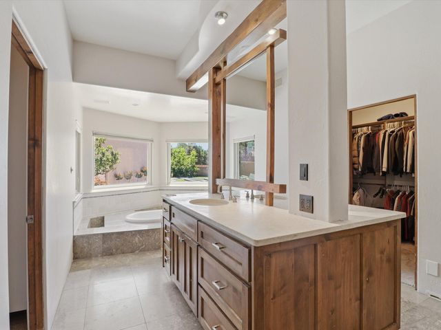 7200 Elena Drive NE, Albuquerque, NM 87113