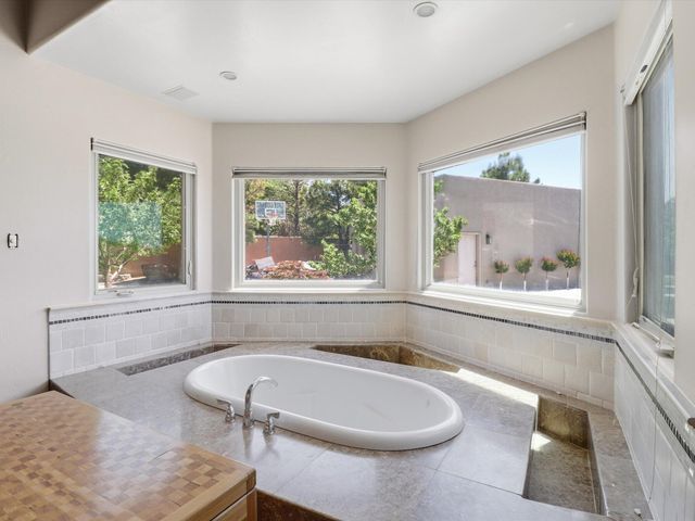 7200 Elena Drive NE, Albuquerque, NM 87113