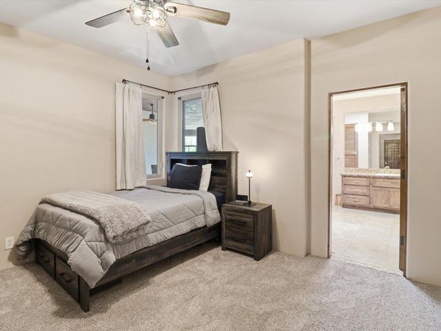 7200 Elena Drive NE, Albuquerque, NM 87113