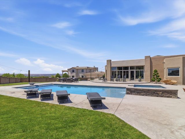 7200 Elena Drive NE, Albuquerque, NM 87113