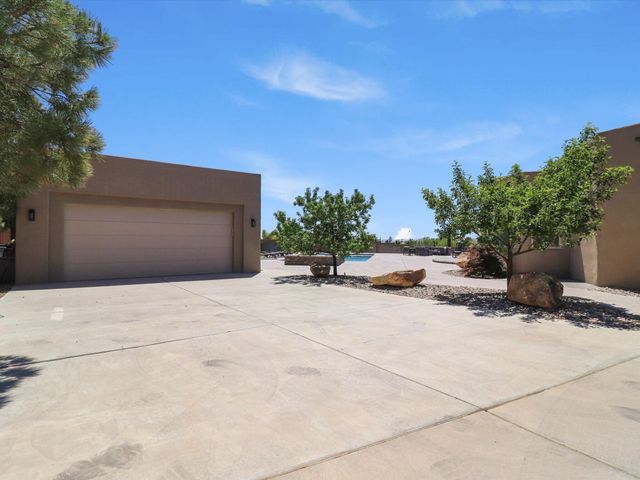 7200 Elena Drive NE, Albuquerque, NM 87113