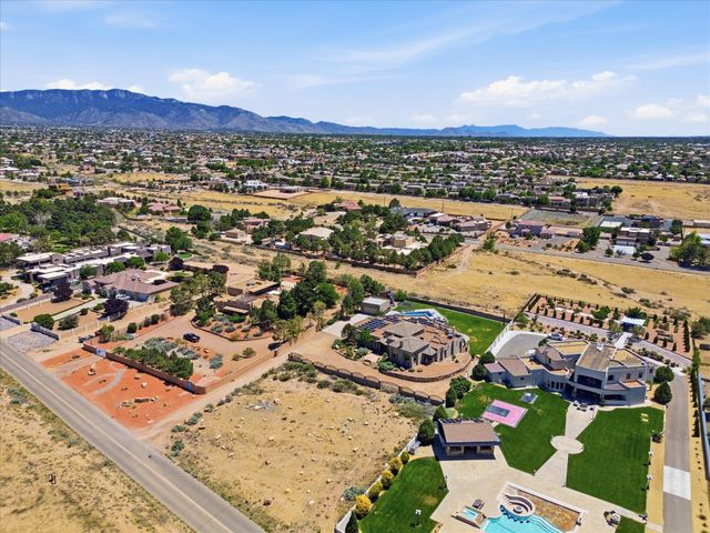 7200 Elena Drive NE, Albuquerque, NM 87113