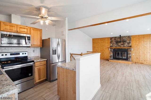 5 Deer Run Dr, High Bridge Boro, NJ 08829