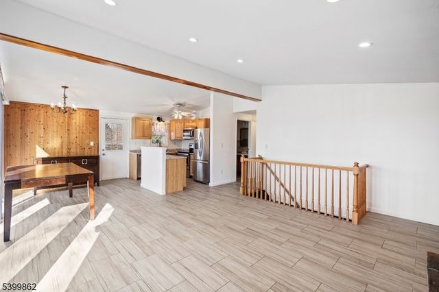 5 Deer Run Dr, High Bridge Boro, NJ 08829