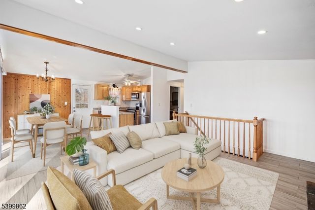 5 Deer Run Dr, High Bridge Boro, NJ 08829