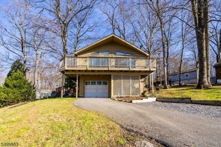 5 Deer Run Dr, High Bridge Boro, NJ 08829