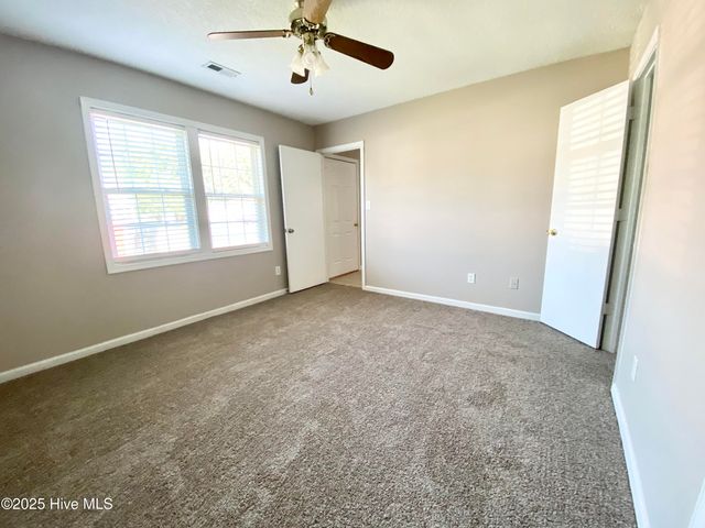 202 Old Oak Drive, Elizabeth City, NC 27909