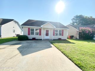 202 Old Oak Drive, Elizabeth City, NC 27909