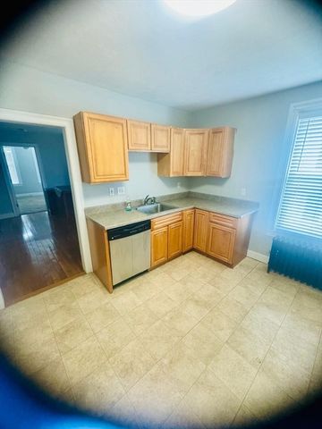 36 Cedar St 1A, Worcester, MA 01609