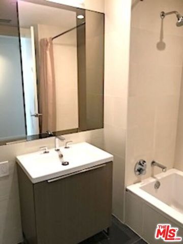 889 Francisco Street 1708, Los Angeles, CA 90017